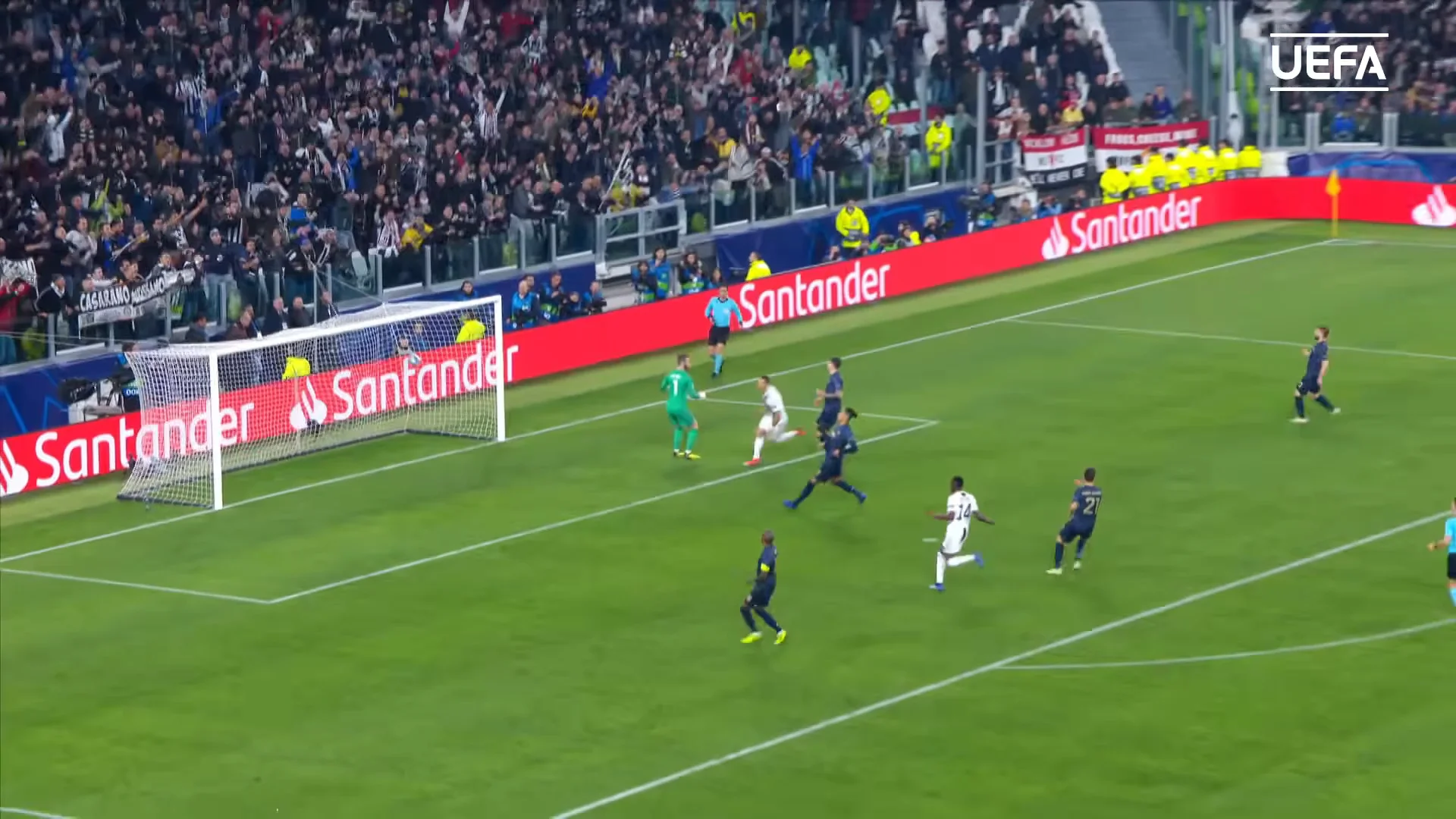 Cristiano Ronaldo Goal #666 vs Manchester United FC (65') | Juventus 2018-2019