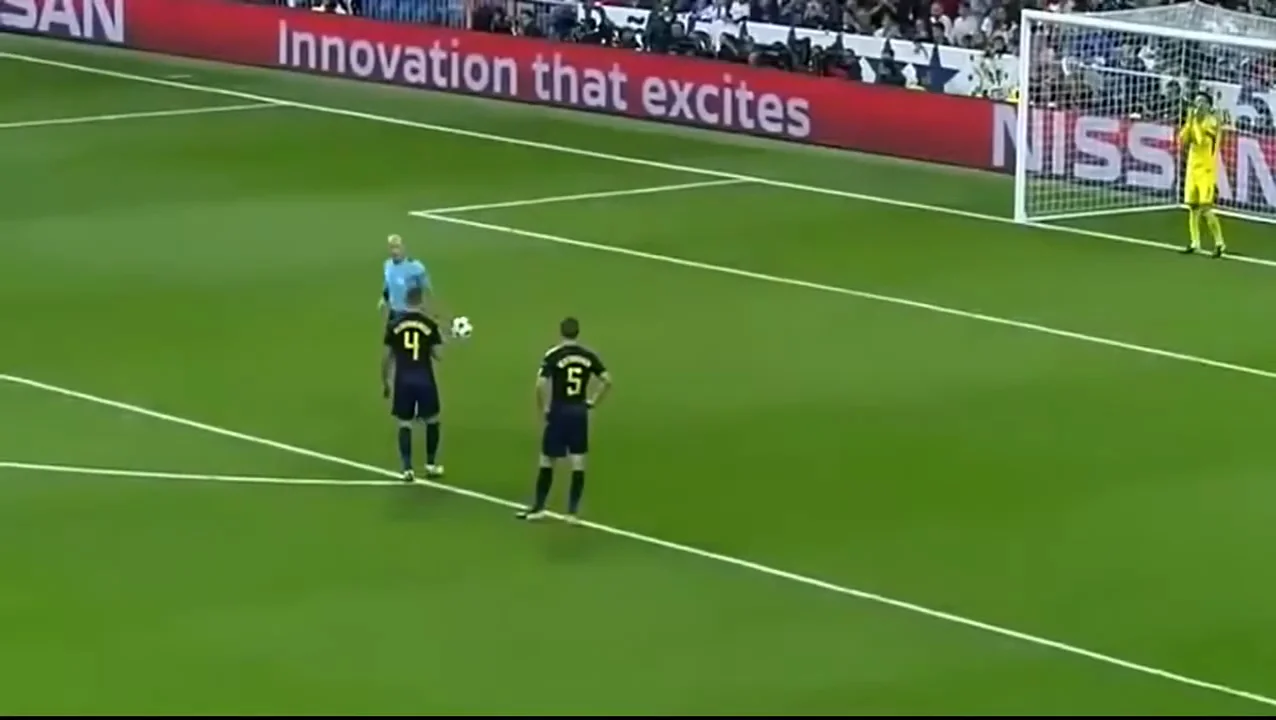 Cristiano Ronaldo Goal #615 vs Tottenham Hotspur (43') | Real Madrid 2017-2018